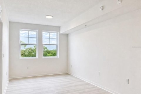 Condo in Orlando, Florida, 2 bedrooms  № 2277271 - photo 12