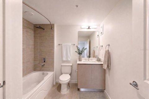 Condo in Orlando, Florida, 2 bedrooms  № 2277271 - photo 17