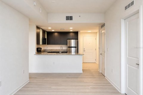 Condo in Orlando, Florida, 2 bedrooms  № 2277271 - photo 8