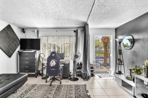Купить кондоминиум в Бойнтон-Бич, Флорида 4 комнаты, 65.4м2, № 2084162 - фото 14