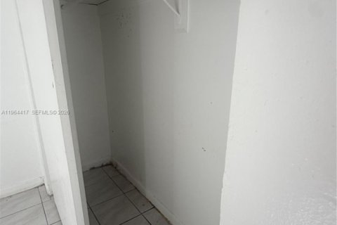Casa en alquiler en Miami, Florida, 2 dormitorios № 2025915 - foto 7