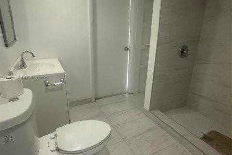 Casa en alquiler en Miami, Florida, 2 dormitorios № 2025915 - foto 5