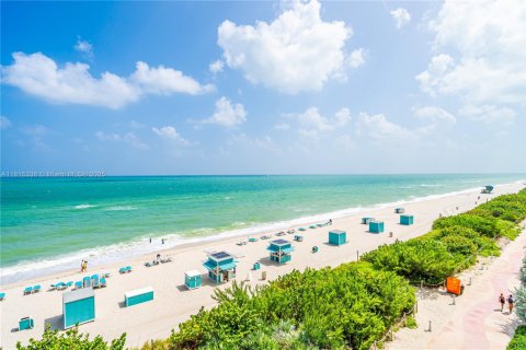 Condominio en venta en Miami Beach, Florida, 1 dormitorio, 80.82 m2 № 1766875 - foto 1