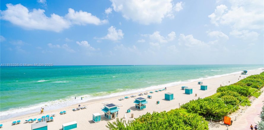 Condominio en Miami Beach, Florida, 1 dormitorio № 1766875