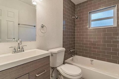Casa en venta en Tampa, Florida, 3 dormitorios, 103.21 m2 № 2383497 - foto 8