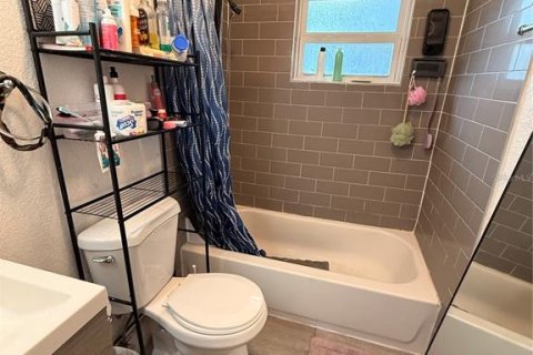 Casa en venta en Tampa, Florida, 3 dormitorios, 103.21 m2 № 2383497 - foto 9