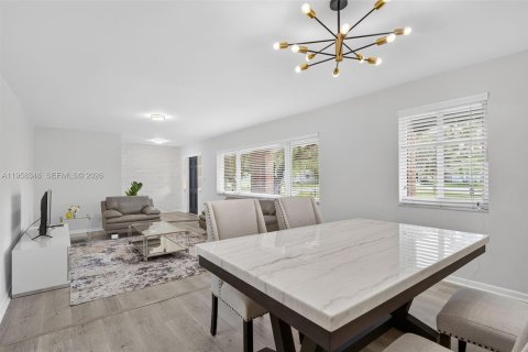 Villa ou maison à vendre à Plantation, Floride: 3 chambres, 185.15 m2 № 2030519 - photo 12