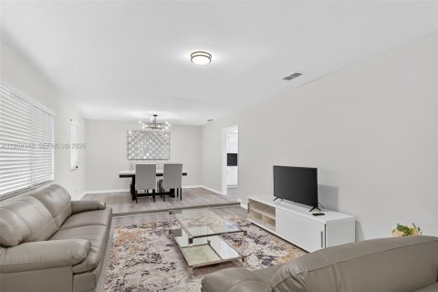 Villa ou maison à vendre à Plantation, Floride: 3 chambres, 185.15 m2 № 2030519 - photo 8