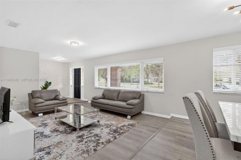 Villa ou maison à vendre à Plantation, Floride: 3 chambres, 185.15 m2 № 2030519 - photo 6