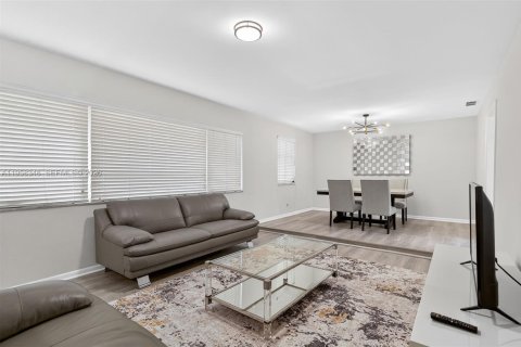 Villa ou maison à vendre à Plantation, Floride: 3 chambres, 185.15 m2 № 2030519 - photo 10