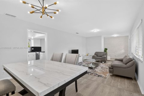 Villa ou maison à vendre à Plantation, Floride: 3 chambres, 185.15 m2 № 2030519 - photo 11