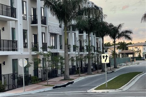 Condo in Doral, Florida, 3 bedrooms in URBANA  № 1955437 - photo 2