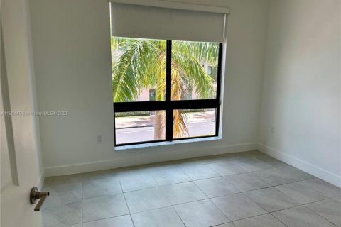 Condo in Doral, Florida, 3 bedrooms in URBANA  № 1955437 - photo 9