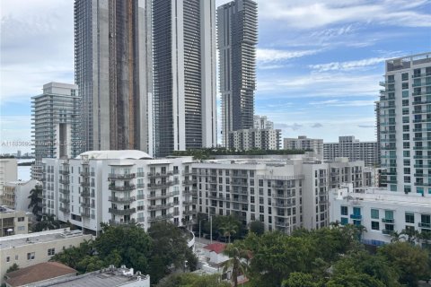 Apartamento en alquiler en Miami, Florida, 2 dormitorios, 75.72 m2 № 1931623 - foto 7