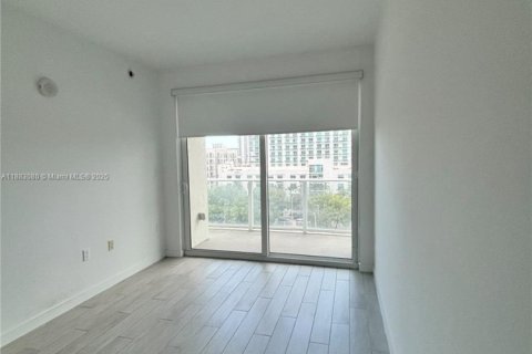 Apartamento en alquiler en Miami, Florida, 2 dormitorios, 75.72 m2 № 1931623 - foto 17
