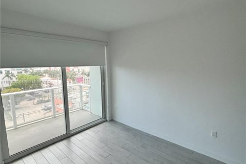 Apartamento en alquiler en Miami, Florida, 2 dormitorios, 75.72 m2 № 1931623 - foto 18