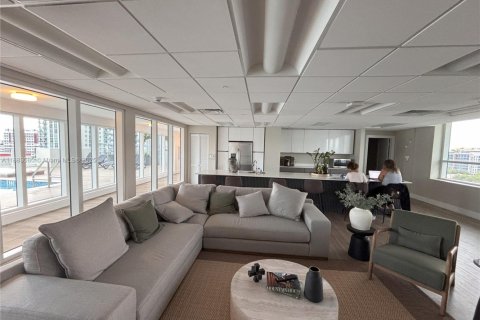 Apartamento en alquiler en Miami, Florida, 2 dormitorios, 75.72 m2 № 1931623 - foto 10