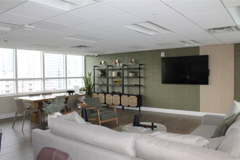 Apartamento en alquiler en Miami, Florida, 2 dormitorios, 75.72 m2 № 1931623 - foto 9