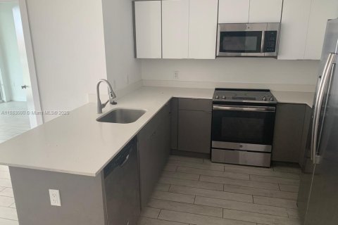 Apartamento en alquiler en Miami, Florida, 2 dormitorios, 75.72 m2 № 1931623 - foto 14