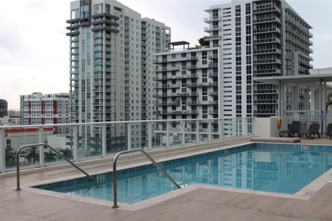 Apartamento en alquiler en Miami, Florida, 2 dormitorios, 75.72 m2 № 1931623 - foto 4