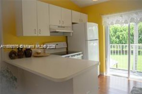 Copropriété à louer à Miami, Floride: 2 chambres, 74.32 m2 № 1946818 - photo 9