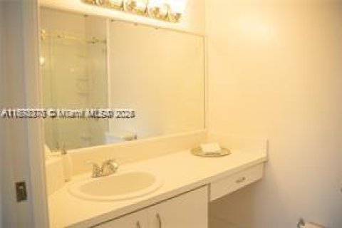 Copropriété à louer à Miami, Floride: 2 chambres, 74.32 m2 № 1946818 - photo 19