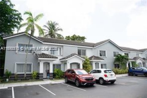 Copropriété à louer à Miami, Floride: 2 chambres, 74.32 m2 № 1946818 - photo 2