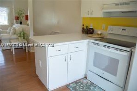 Copropriété à louer à Miami, Floride: 2 chambres, 74.32 m2 № 1946818 - photo 11