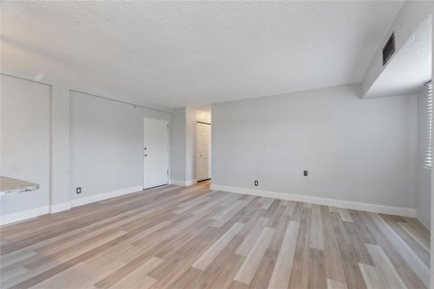 Copropriété à louer à Saint Petersburg, Floride: 1 chambre, 65.77 m2 № 1807369 - photo 9