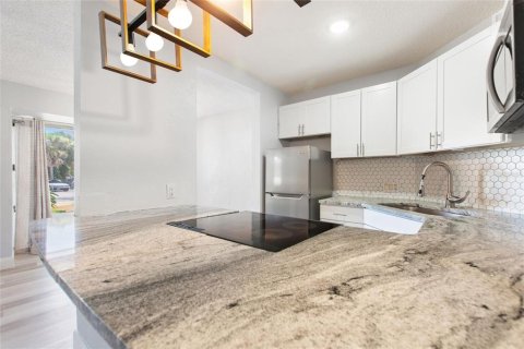 Copropriété à louer à Saint Petersburg, Floride: 1 chambre, 65.77 m2 № 1807369 - photo 18