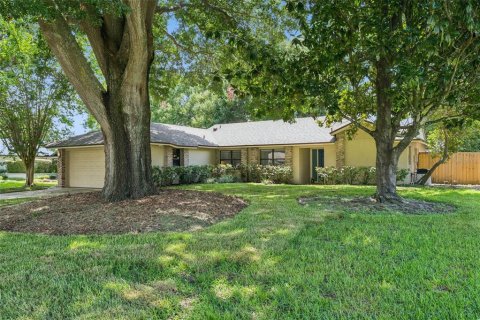 House in Windermere, Florida 3 bedrooms, 168.99 sq.m. № 2216963