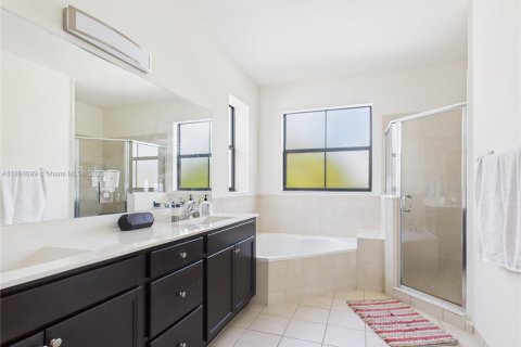 Villa ou maison à vendre à Homestead, Floride: 4 chambres, 232.26 m2 № 1948068 - photo 15