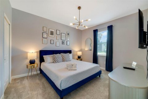 Casa en venta en Kissimmee, Florida, 8 dormitorios, 398.46 m2 № 1906153 - foto 6
