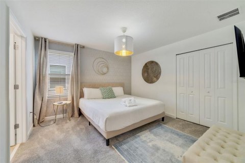 Casa en venta en Kissimmee, Florida, 8 dormitorios, 398.46 m2 № 1906153 - foto 23