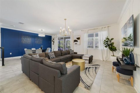 Casa en venta en Kissimmee, Florida, 8 dormitorios, 398.46 m2 № 1906153 - foto 11