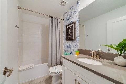 Casa en venta en Kissimmee, Florida, 8 dormitorios, 398.46 m2 № 1906153 - foto 19