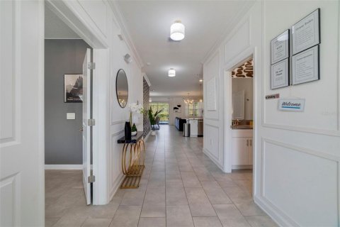 Casa en venta en Kissimmee, Florida, 8 dormitorios, 398.46 m2 № 1906153 - foto 4