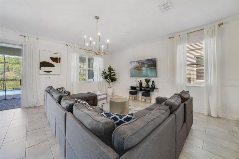 Casa en venta en Kissimmee, Florida, 8 dormitorios, 398.46 m2 № 1906153 - foto 10