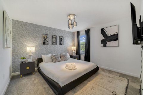 Casa en venta en Kissimmee, Florida, 8 dormitorios, 398.46 m2 № 1906153 - foto 28