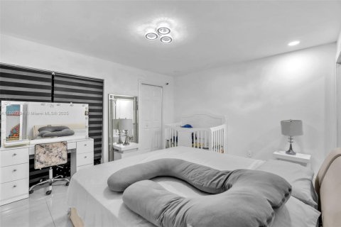 Townhouse in Greenacres, Florida 2 bedrooms, 105.07 sq.m. № 1949186 - photo 20