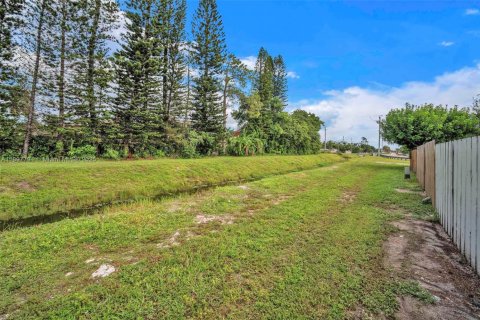 Townhouse in Greenacres, Florida 2 bedrooms, 105.07 sq.m. № 1949186 - photo 30