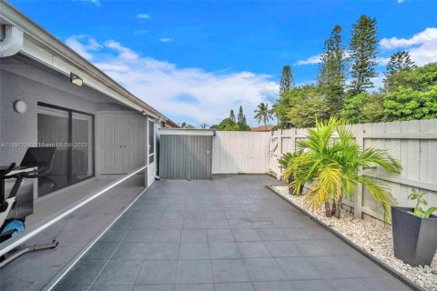 Townhouse in Greenacres, Florida 2 bedrooms, 105.07 sq.m. № 1949186 - photo 28