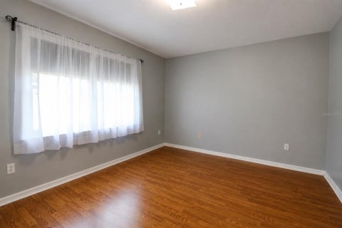 House in Gainesville, Florida 2 bedrooms, 106.65 sq.m. № 2308924 - photo 12