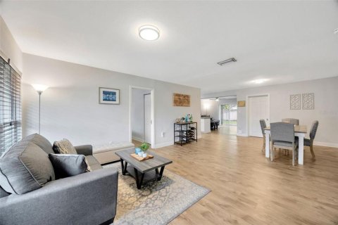 Villa ou maison à vendre à Tampa, Floride: 4 chambres, 154.68 m2 № 1849690 - photo 4