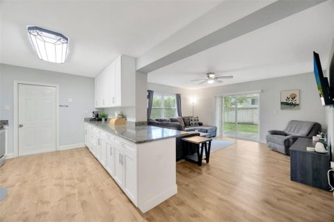 Villa ou maison à vendre à Tampa, Floride: 4 chambres, 154.68 m2 № 1849690 - photo 6