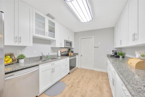 Villa ou maison à vendre à Tampa, Floride: 4 chambres, 154.68 m2 № 1849690 - photo 9