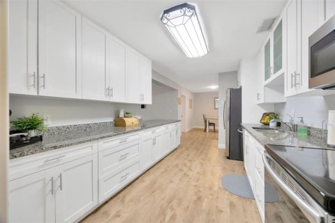 Villa ou maison à vendre à Tampa, Floride: 4 chambres, 154.68 m2 № 1849690 - photo 12