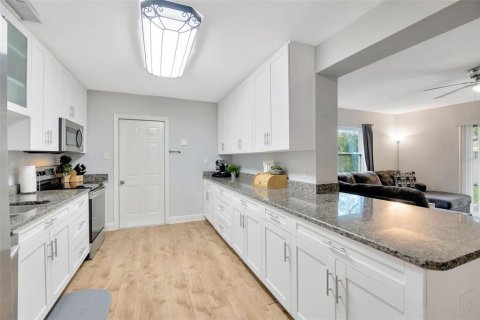 Villa ou maison à vendre à Tampa, Floride: 4 chambres, 154.68 m2 № 1849690 - photo 7