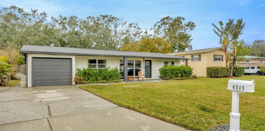 Villa ou maison à Tampa, Floride 4 chambres, 154.68 m2 № 1849690