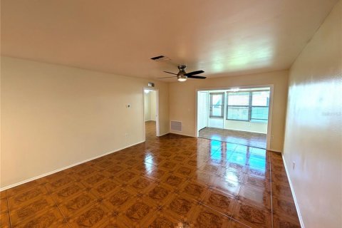 Copropriété à louer à Palm Harbor, Floride: 2 chambres, 95.69 m2 № 1792142 - photo 9